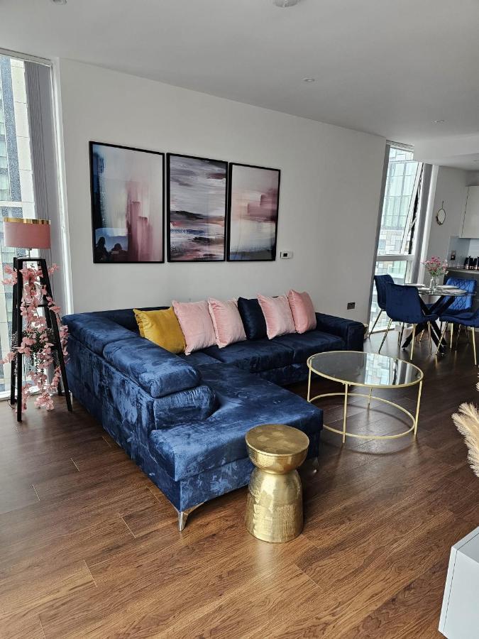 2 Bed Luxurious Apartments Canary Wharf London Exterior photo